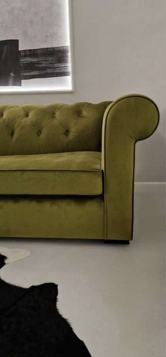 Canapea chesterfield