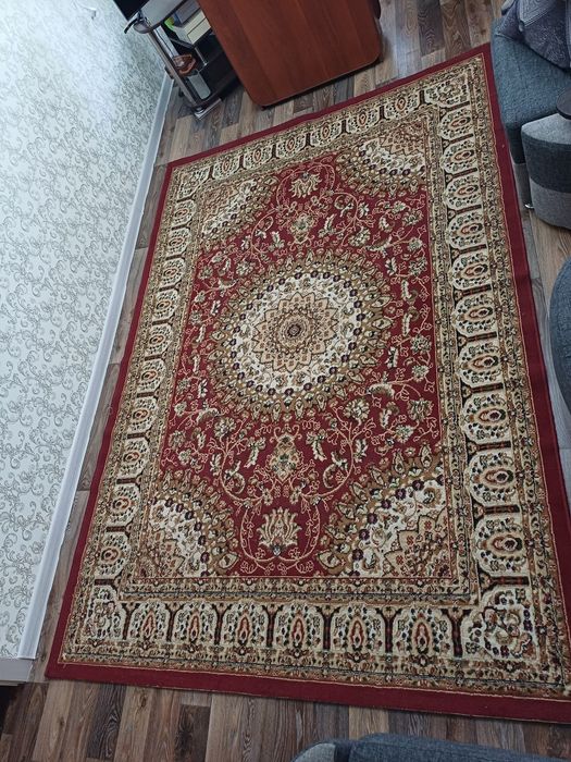 Продам ковёр 2×3,15000тг