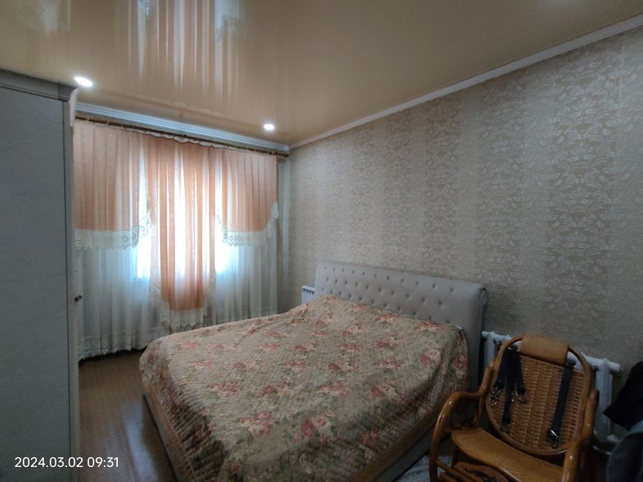 Продам два дома с гаражом.