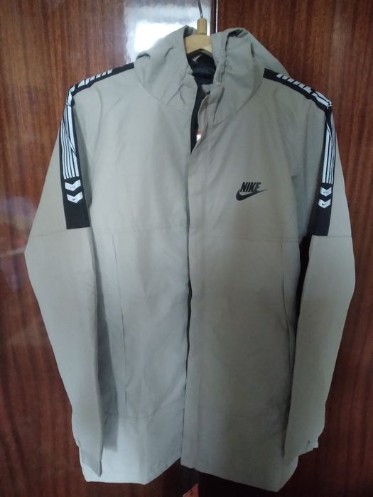 Продам новую мужскую куртку