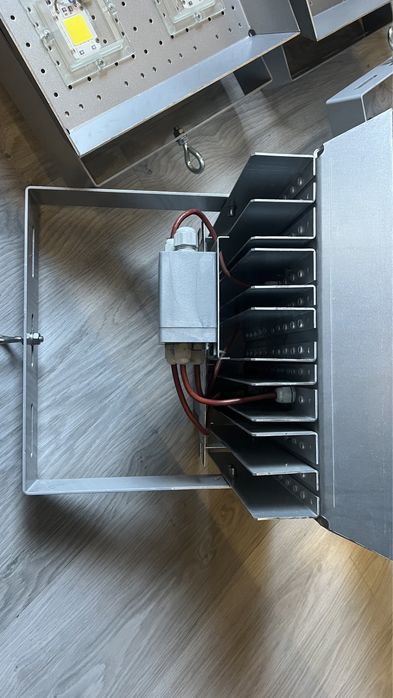 индустриални LED лампи