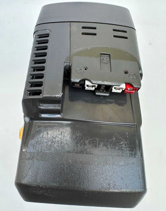 Husqvarna BLi300 - Мощна акумулаторна батерия 36V 9,4Ah