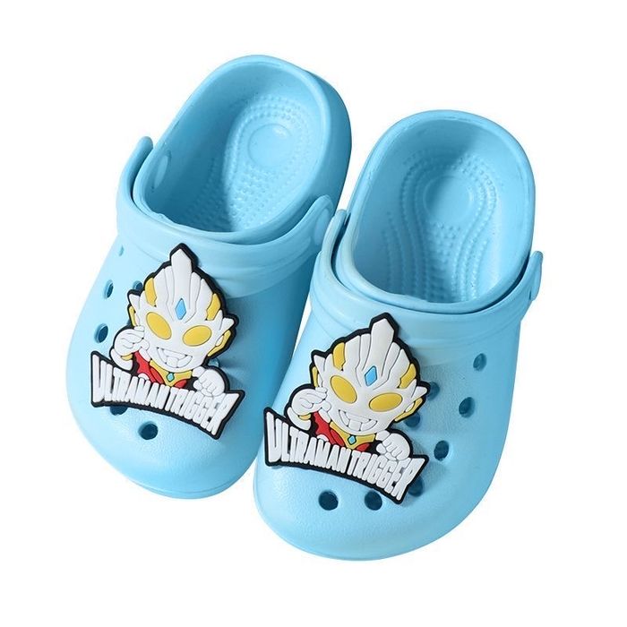 В наличии аквашузы, кроксы