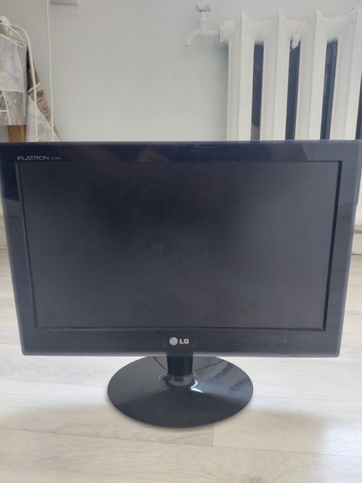 Монитор LG хорошим состоянии