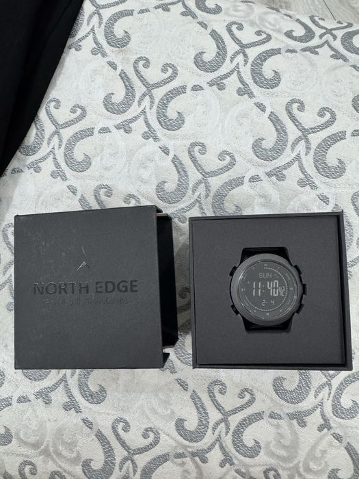 Продам новые мужские часы