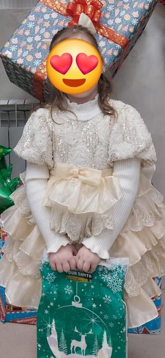 Нарядные платья для девочки. 6-7 лет