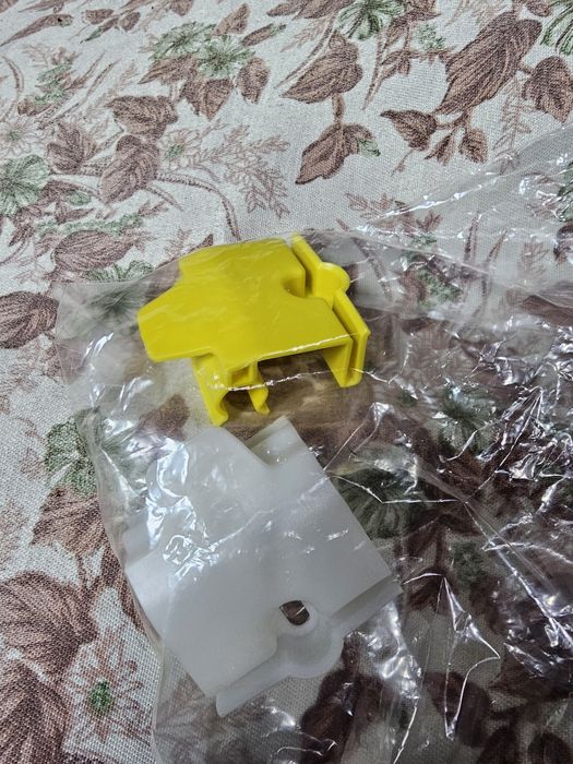 Крепления заднего бампера Карина е