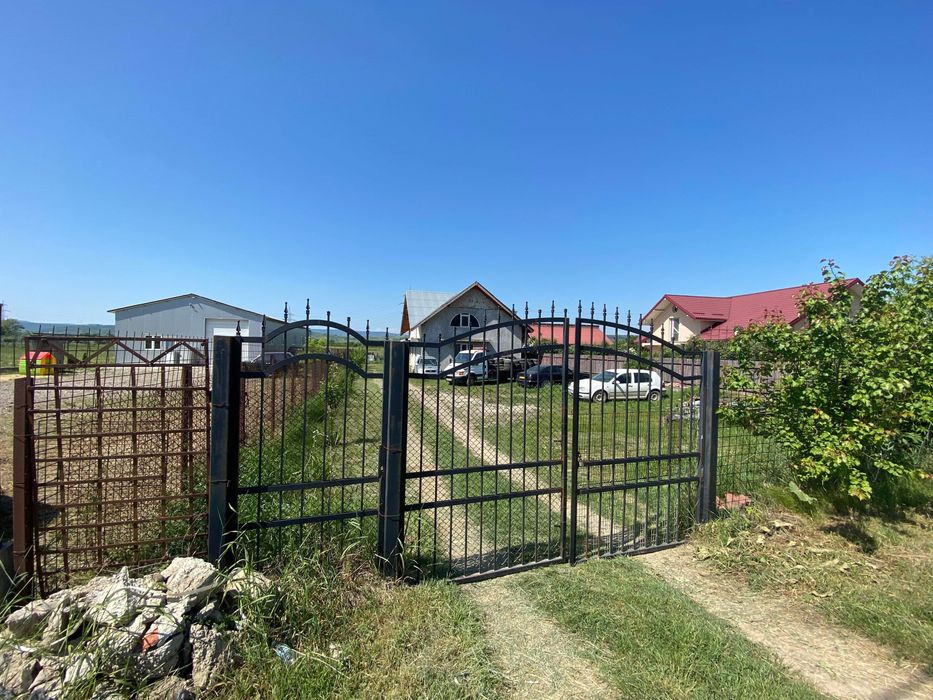 Casa+teren 2500mp