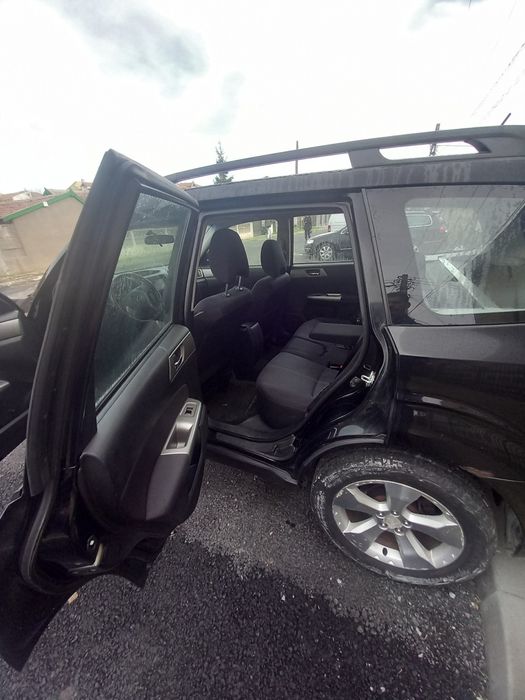 Vând urgent subaru forester 2.0d 2011 full