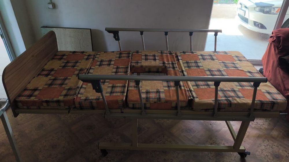 Медицинская кровать