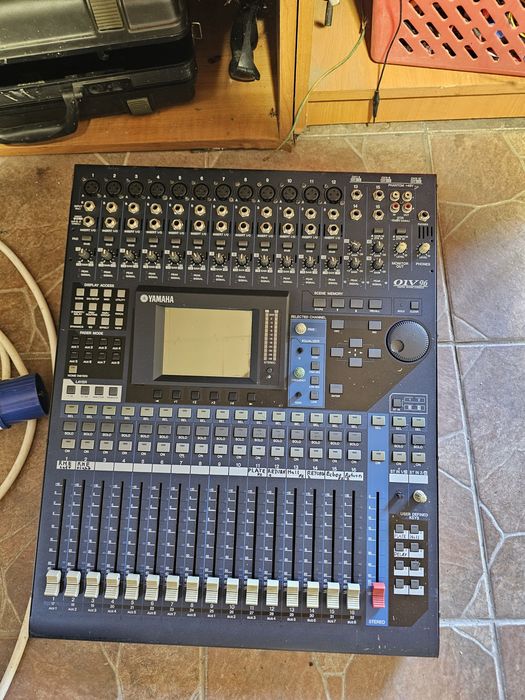 mixer yamaha 01v96