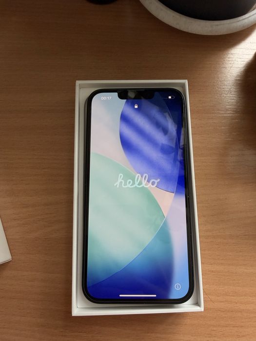 Продам айфон 14 128