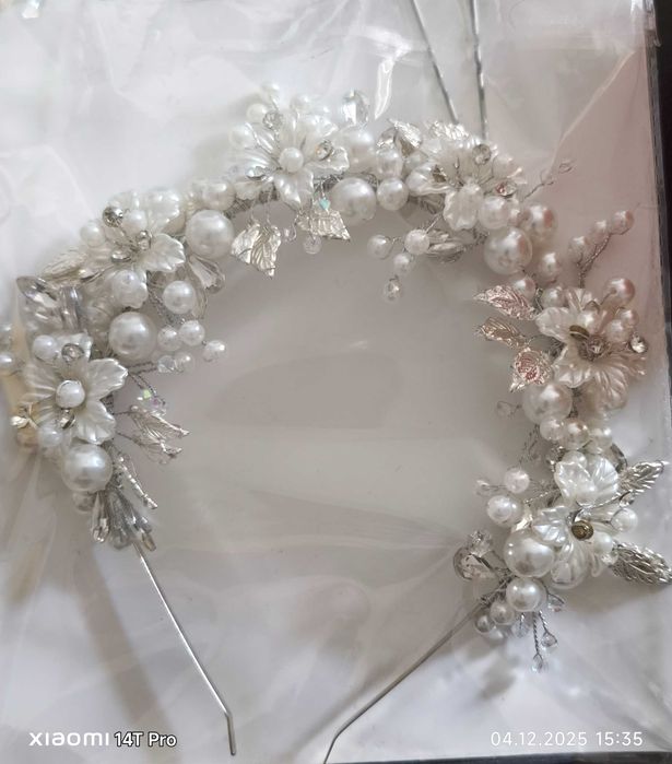 Булчинска рокля в комплект с обувки чанти и каса за пликове