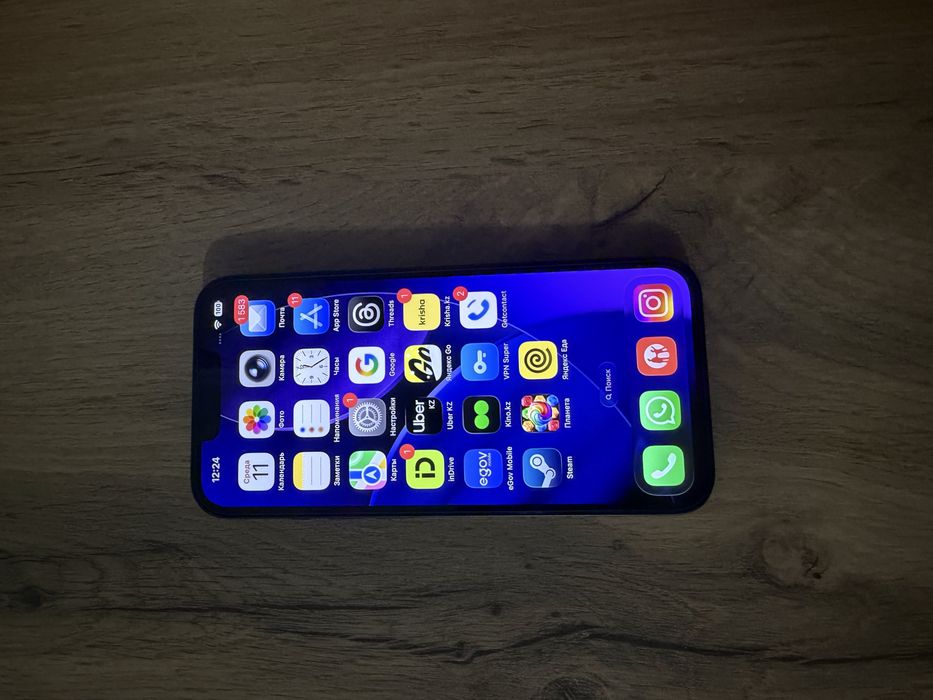 продам айфон 13.