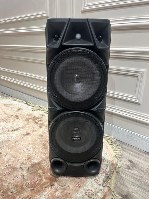 Zarbli bassli va RGB chiroqli kuchli dinamik