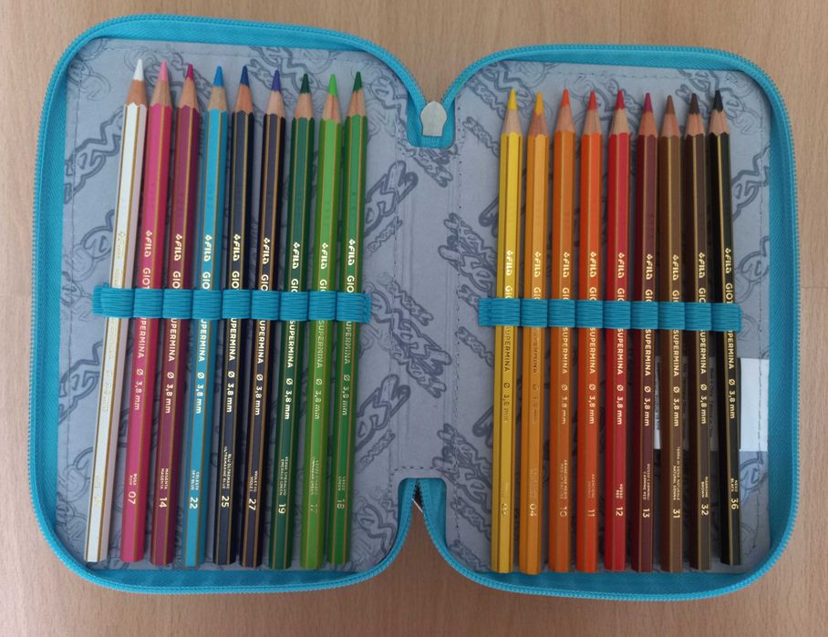 Уникален ученически несесер Seven с три отделения, пълен, НОВ