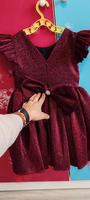 Rochie eleganta, 110cm,purtată o data la un eveniment