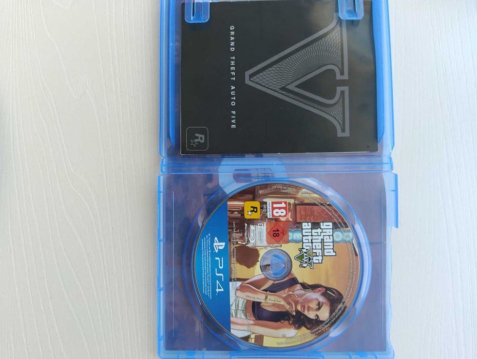 Grand theuft auto V premium edition (gta 5) PS4