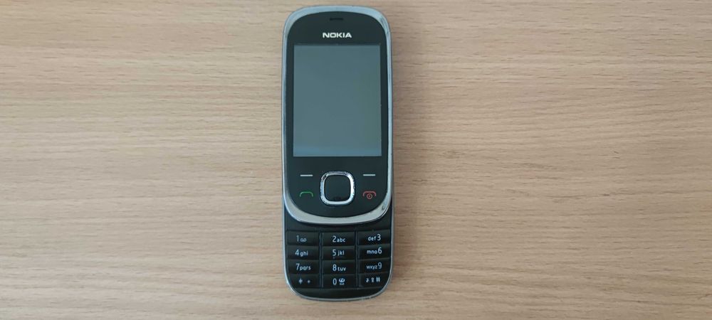 Продам телефон Nokia 7230 (RM-604)+ зарядка