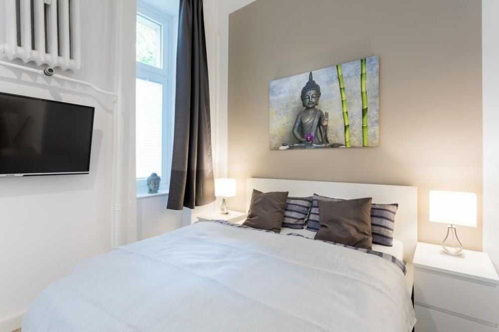 Продава се Тристаен апартамент в София, Студентски град - 97 кв.м за 1096 €/кв.м - Снимка #1