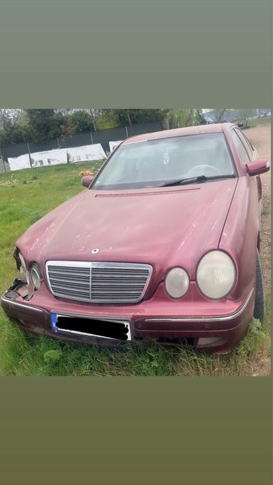 Mercedes-Benz E240