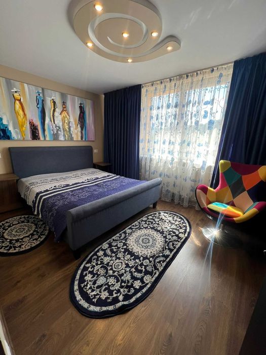 Apartament cu 3 camere complet renovat et.8  !