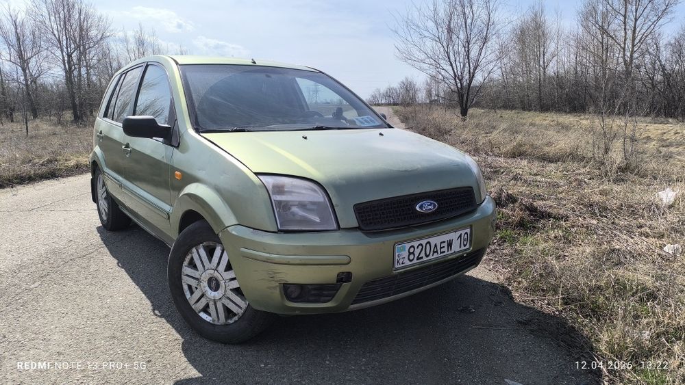 Автомобиль форд фьюжн