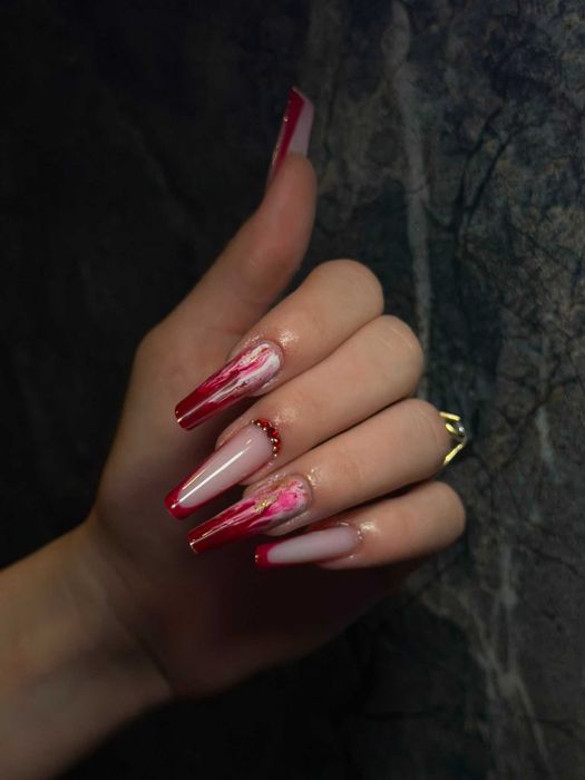 Unghii cu gel și semi Mani -Pedi Ploiesti.