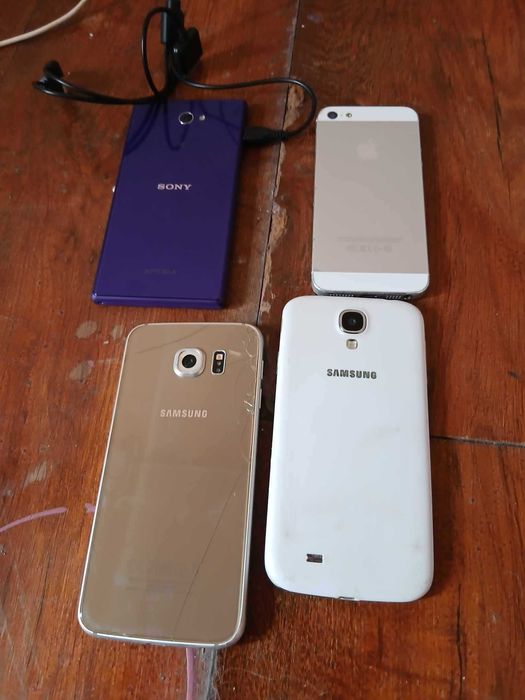 Vand 4 telefoane functioanle