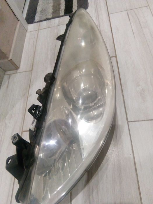 автомобил Пежо 307