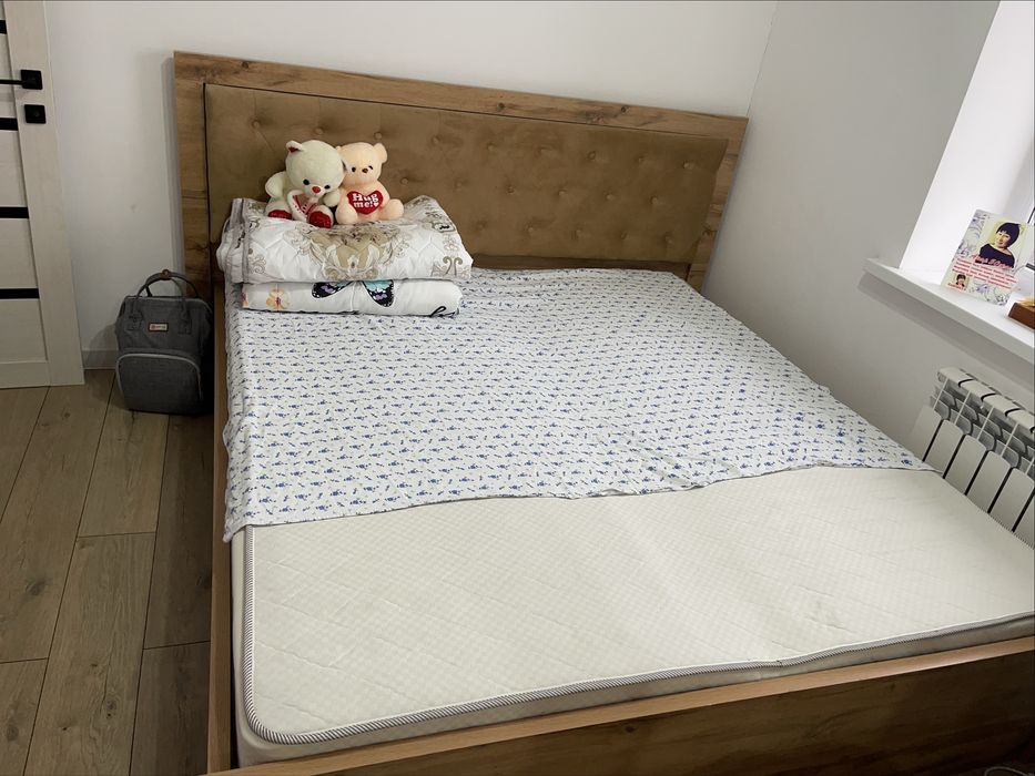 Спальная кровать