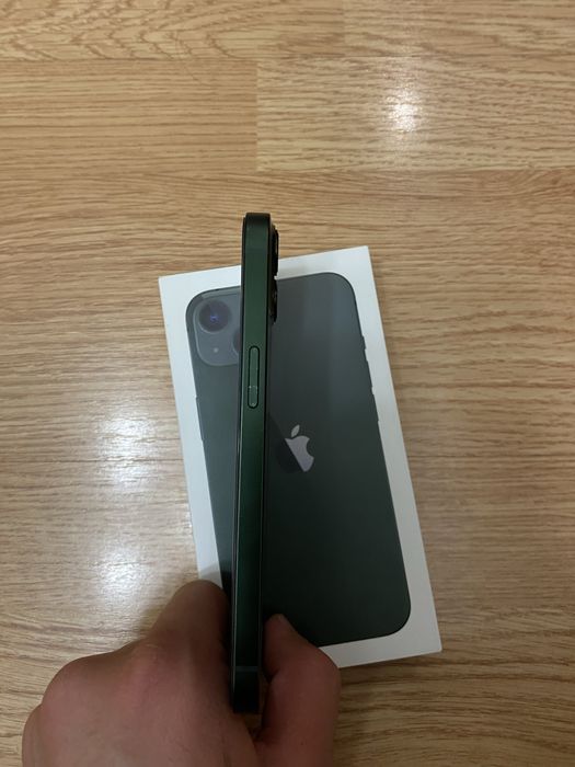 Продам Iphone 13