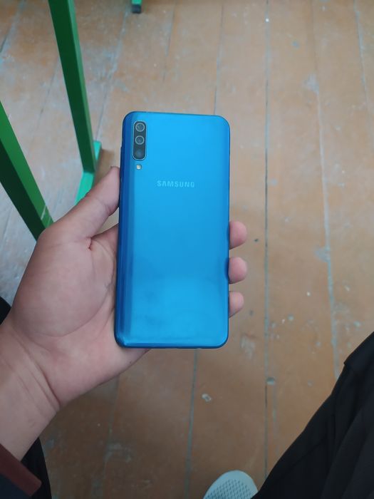 Samsung A50 sotiladi