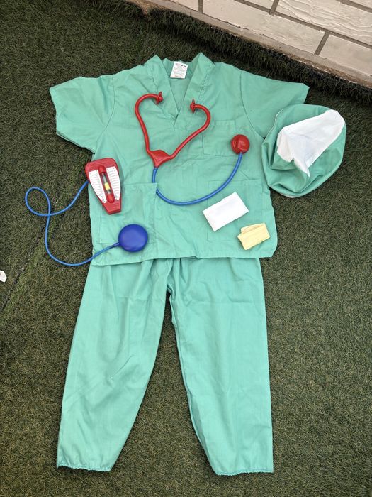 Карнавални Хелоуин костюми 2-5 години ( полицай,лекар, пират, хълк)