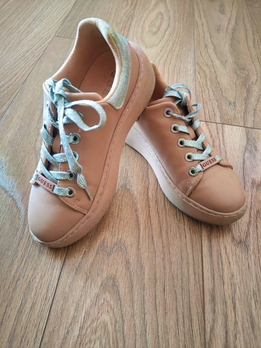 Маратонки Guess 36номер