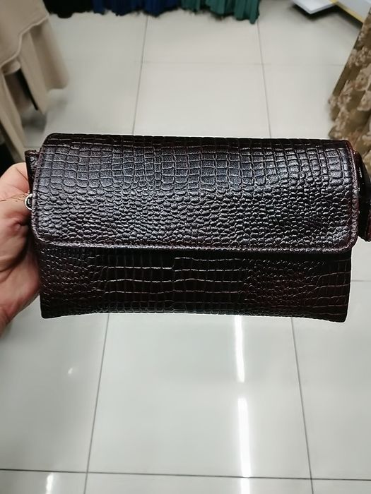 Натуральная Кожа  кошельки и  клачи  в наличии есть