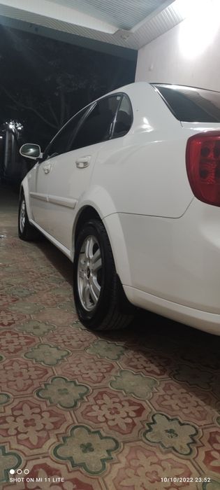 Ласетти 1.6л автомат сотилади