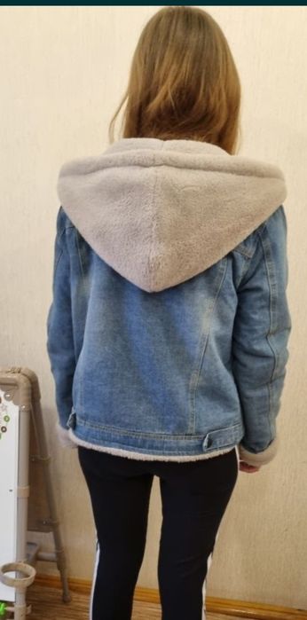 Куртка с эко мехом.