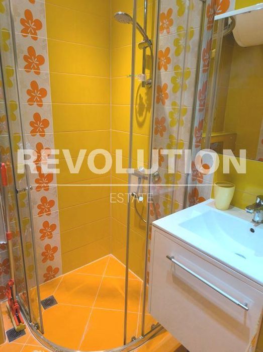 Дава се под наем Тристаен апартамент в Варна, Левски - 68 кв.м за 550 € - Снимка #6