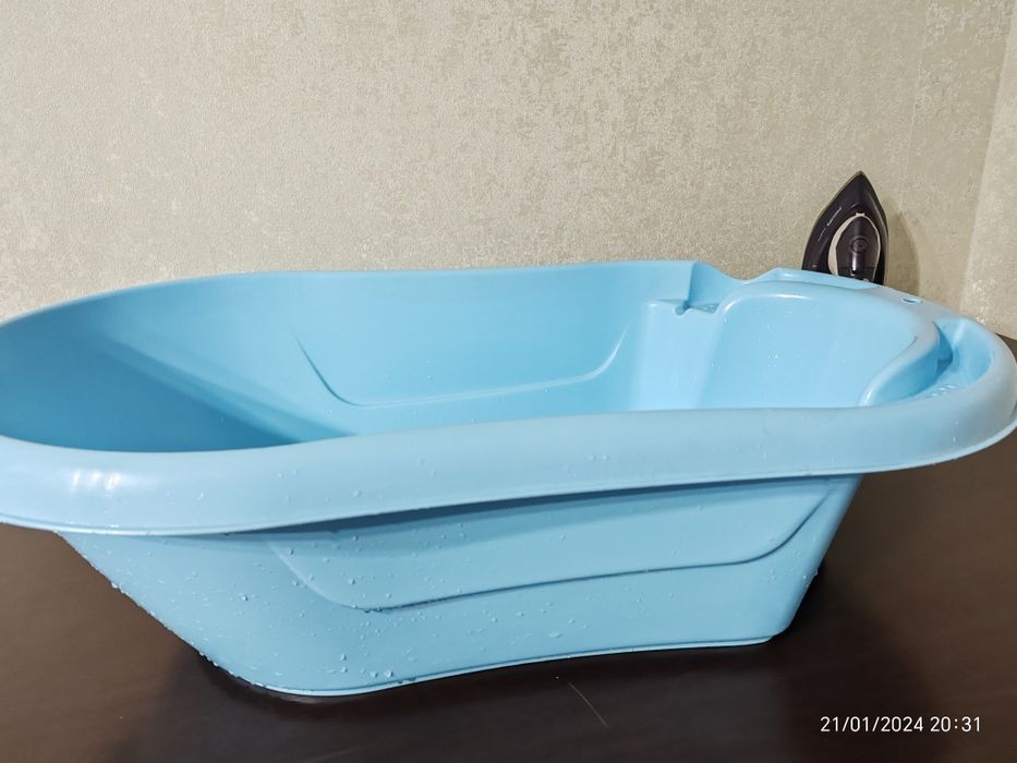 Продам ванночка детскую