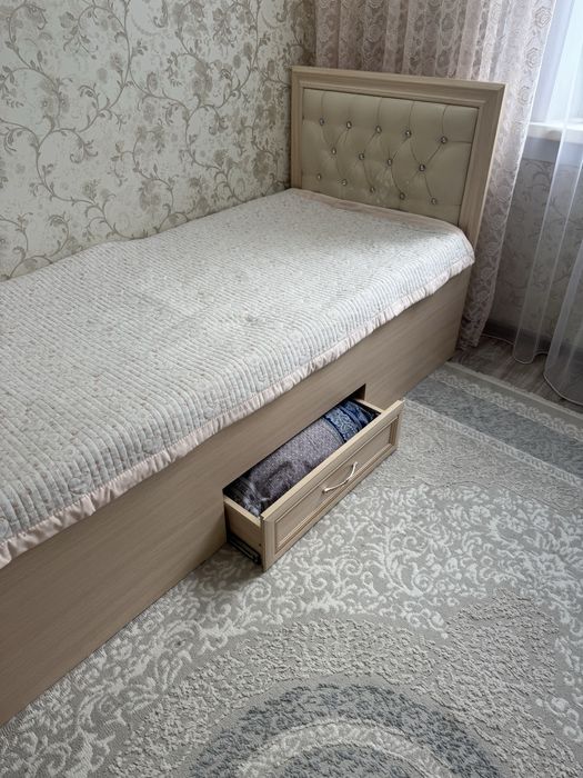 Продам односпальную кровать