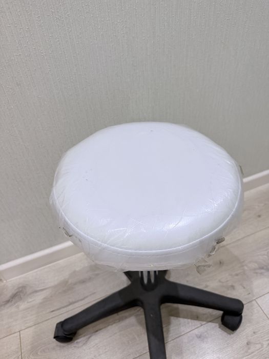 Стул косметолога