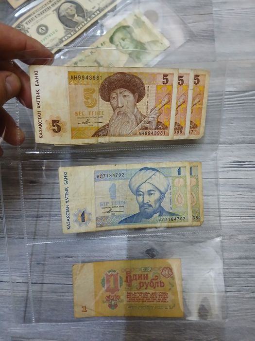 Монеты  рубли  .