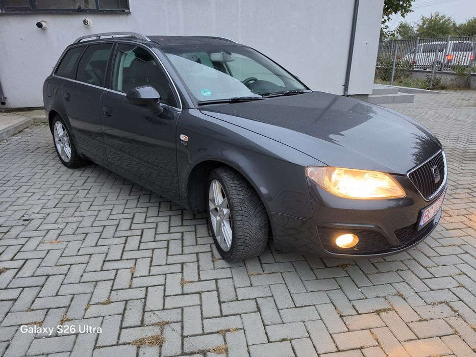 VOLKSWAGEN Touran 2012 — imagine 5