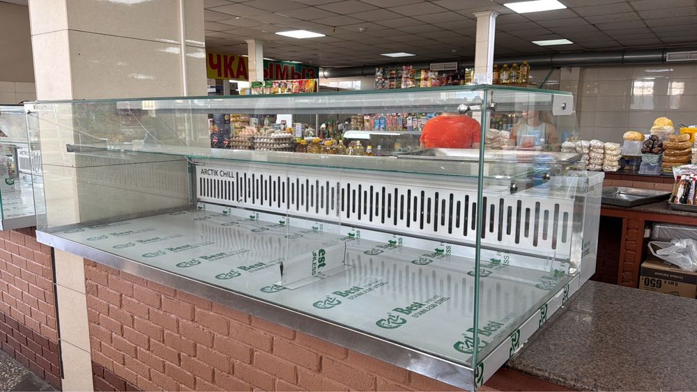 Продам новый Витринный холодильник