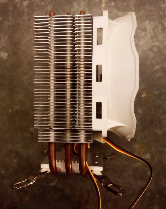 Продам кулер Deepcool (на медных трубках)