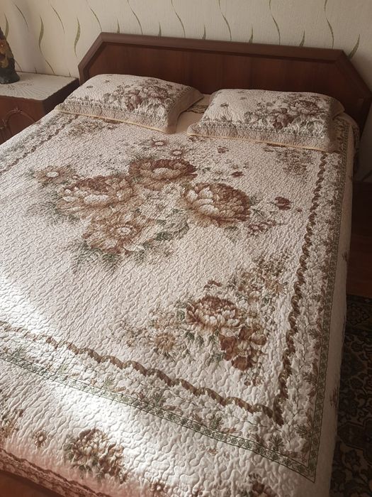 Продам ковать с матрасом 160см × 200см