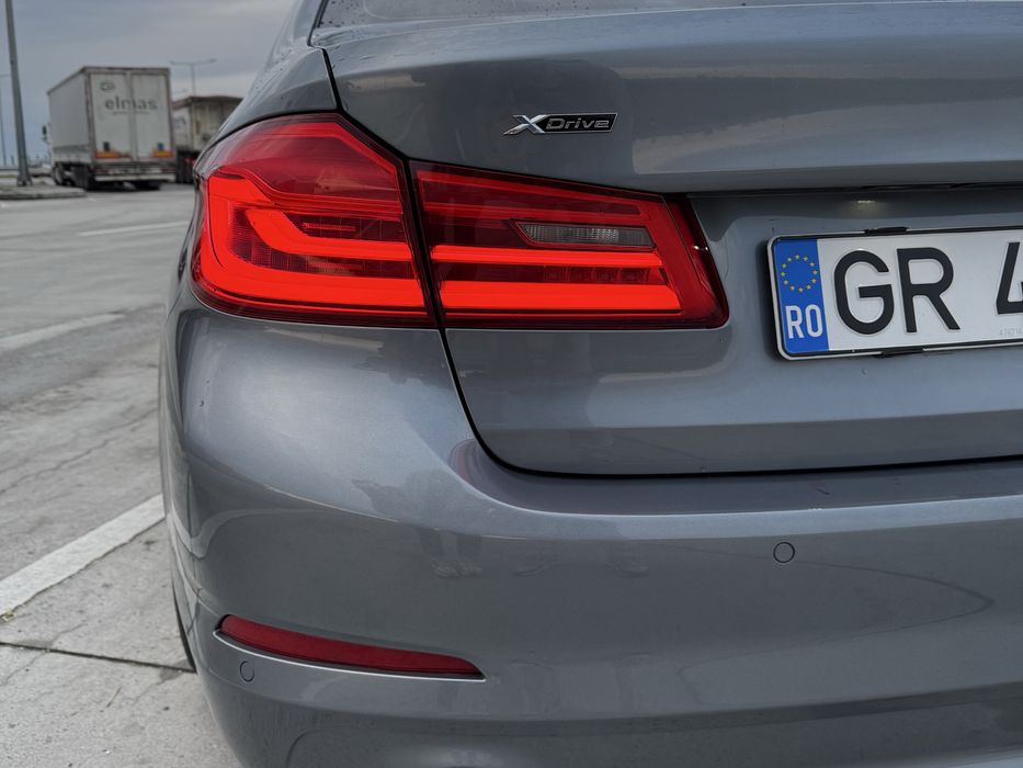 BMW Seria 5 G30 520d xDrive Aut. HUD // LED // Piele