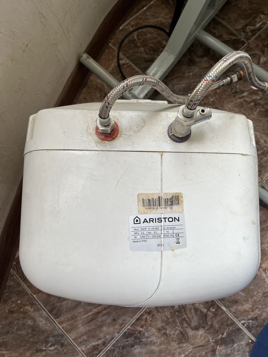 Водонагреватель, аристон