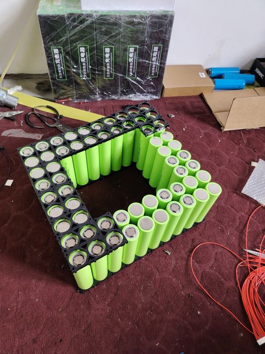 Lifepo4 akamulator 32140 madel 15 ah va jk 80A bmslar